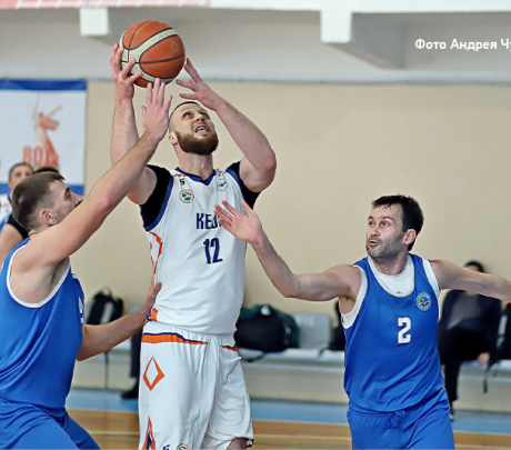 Баскетболисты «Кедра» продолжают бороться за победу