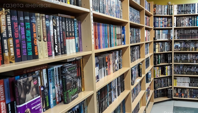 В отсутствие интернета и киосков «Информпечати» новоуральцы стали чаще заходить в книжные магазины