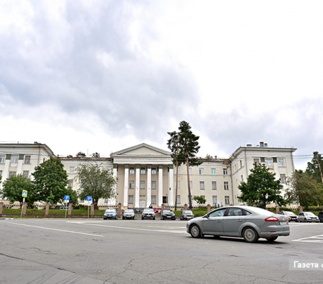 На территорию медсанчасти можно будет попасть на машине только по пропуску