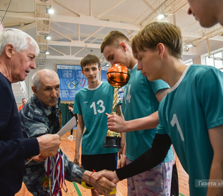 В Новоуральске завершились школьные игры по баскетболу «Оранжевый атом»