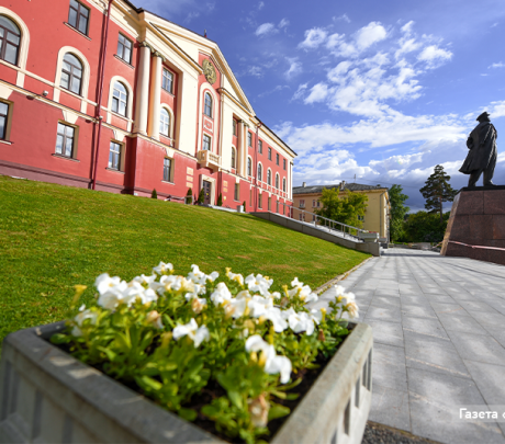 Семь человек на должность главы в Новоуральске