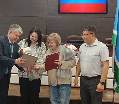 Благодарственные письма Главы Новоуральского округа вручили родственникам бойцов, отличившихся на СВО